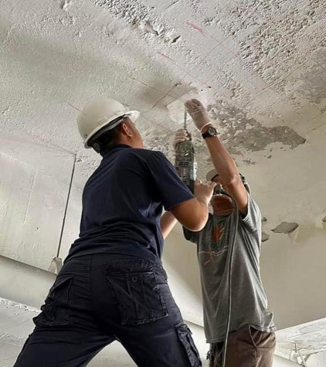 ♦️Carbonation test to identify the extent of carbon dioxide infiltration in the concrete at high-rise building_… _ Instagram reforma interior Barcelona